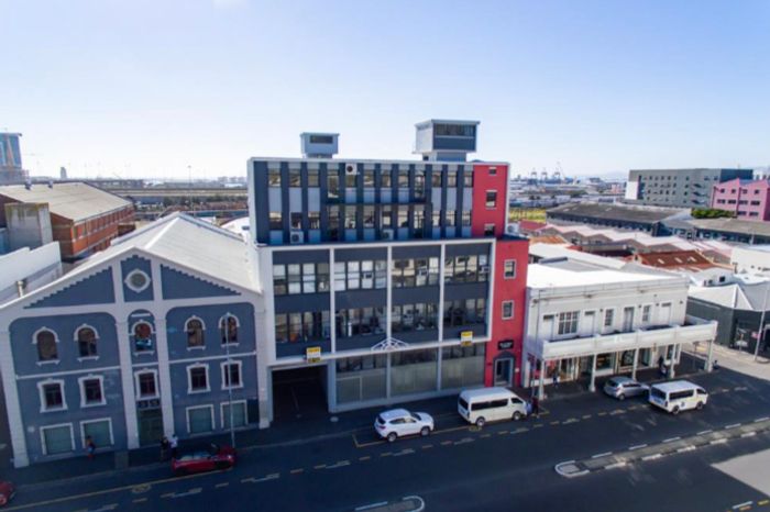 Office to Rent in Woodstock: Private balcony, secure parking, high-speed internet access.