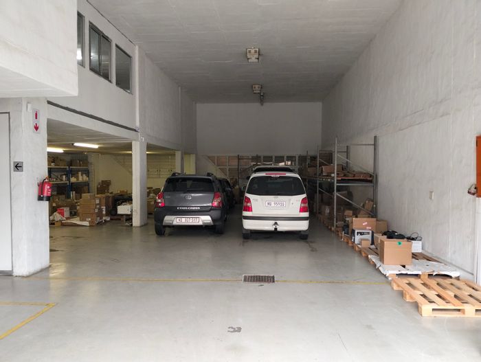 Industrial Property To Rent in Westmead: 368sqm, 3 parking bays, exclusive yard.