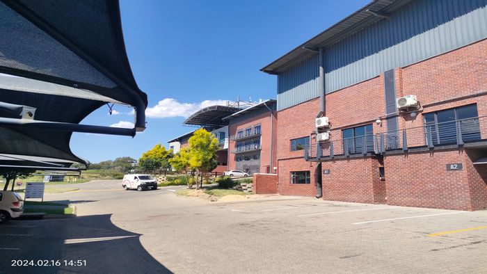 Industrial warehouse in Laser Park, 945 m², 24/7 security, 80 amps power. To Rent.