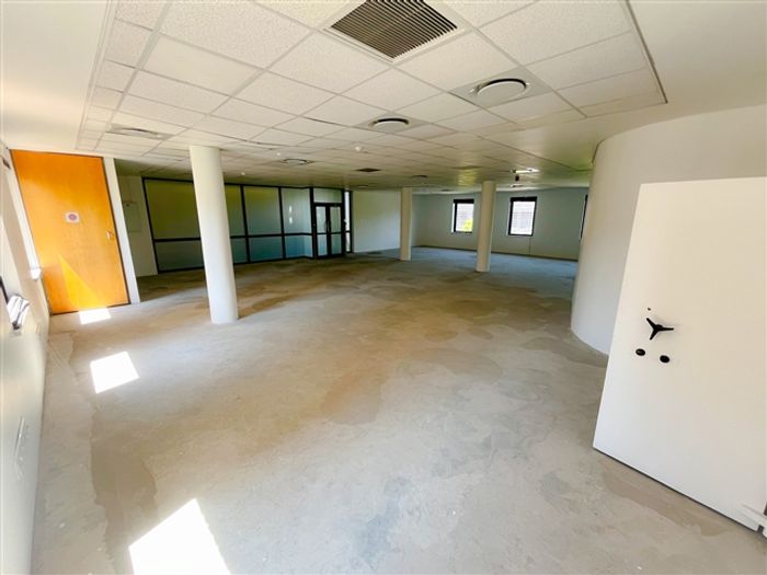 Prime 243m² office in Melrose Arch, to rent with fitout allowance and amenities.