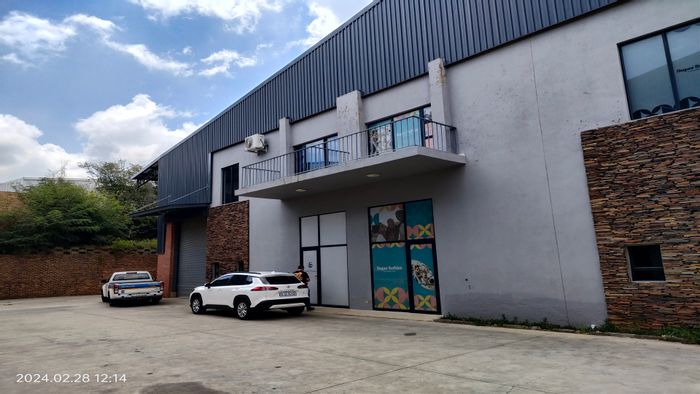 Industrial unit to rent in Cosmo Business Park with secure access and ample power.