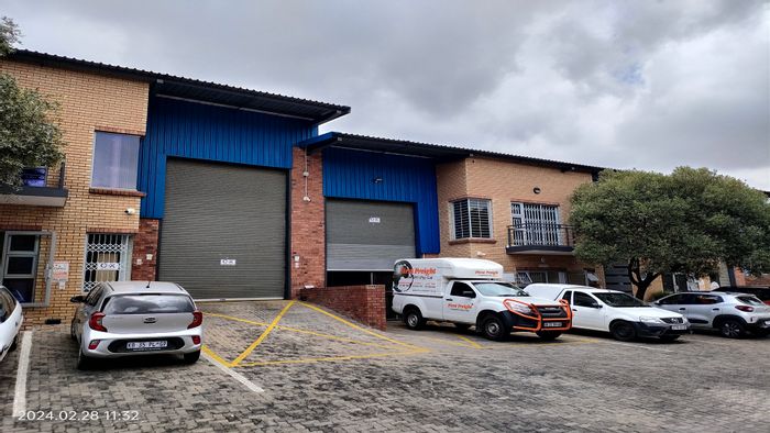 Industrial Warehouse To Rent in North Riding with ample parking and security features.