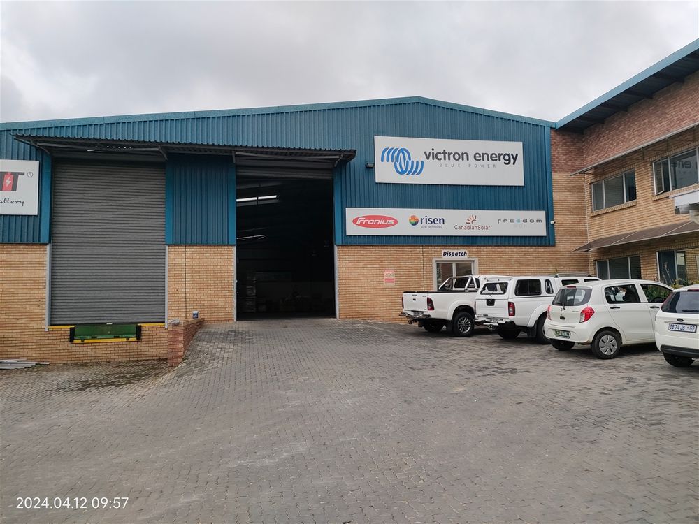 Yard and access to the warehouse