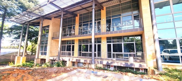Bryanston Office To Rent: Fitout, backup water/generator, balcony, close to amenities.