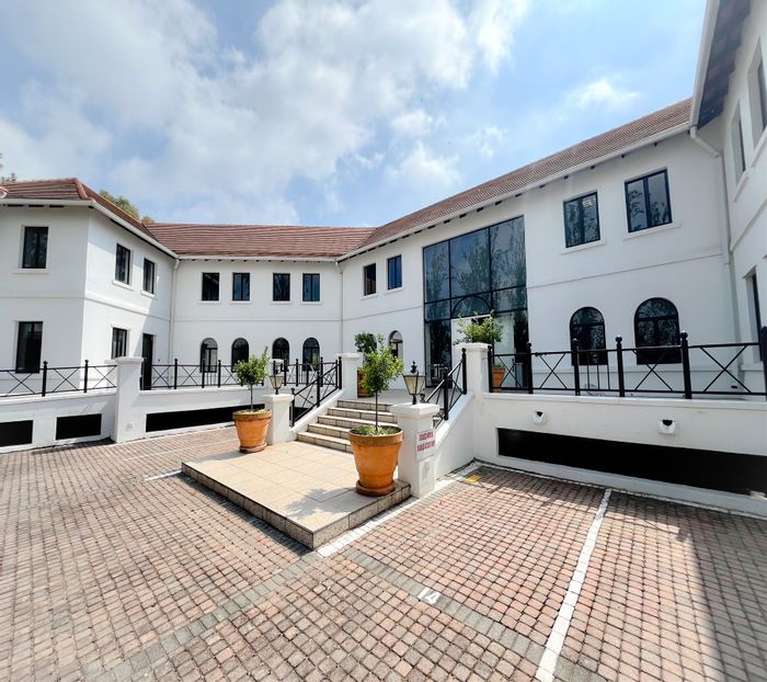 Parktown Office To Rent: A-Grade space, heritage house, entertainment area, ample parking.