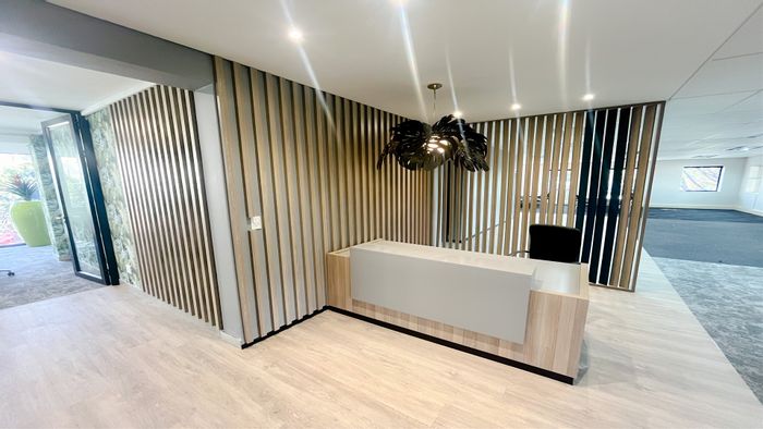 To Rent: Office in Houghton Estate, 435m², access control, 24-hour security.