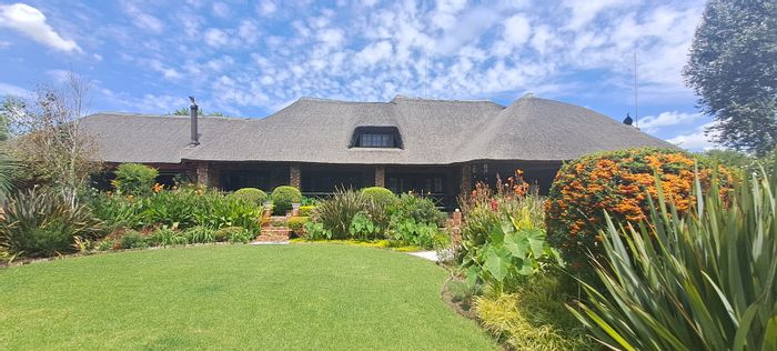 Parys Rural Small Holding For Sale: Riverfront, infinity pool, private dwellings, borehole.