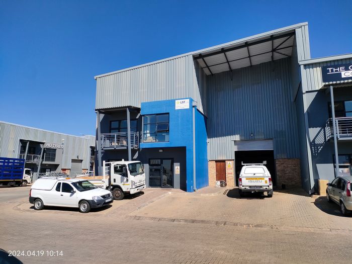 Kya Sands Industrial Unit To Rent: 24hr security, ample parking, three-phase power.