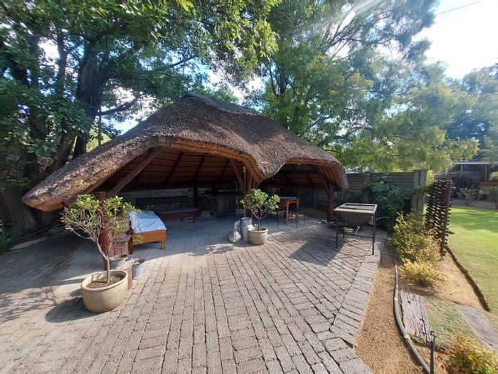 10-bedroom Guest House in Sasolburg Ext 15 For Sale with business rights and amenities.
