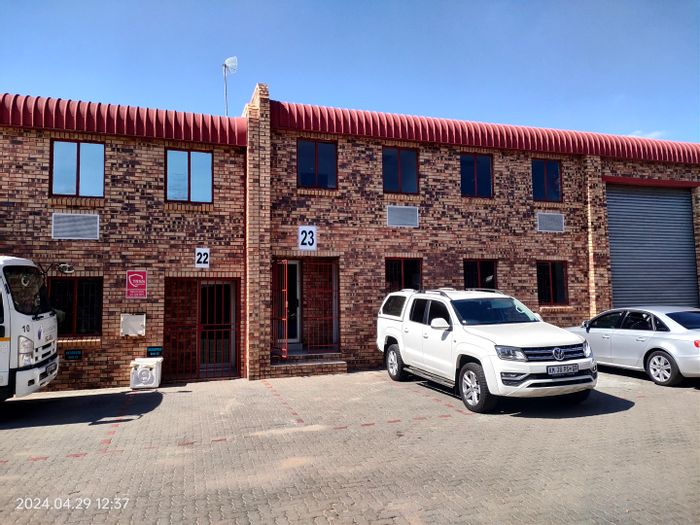 Industrial unit to rent in Kya Sands with offices, warehouse, and three-phase power.