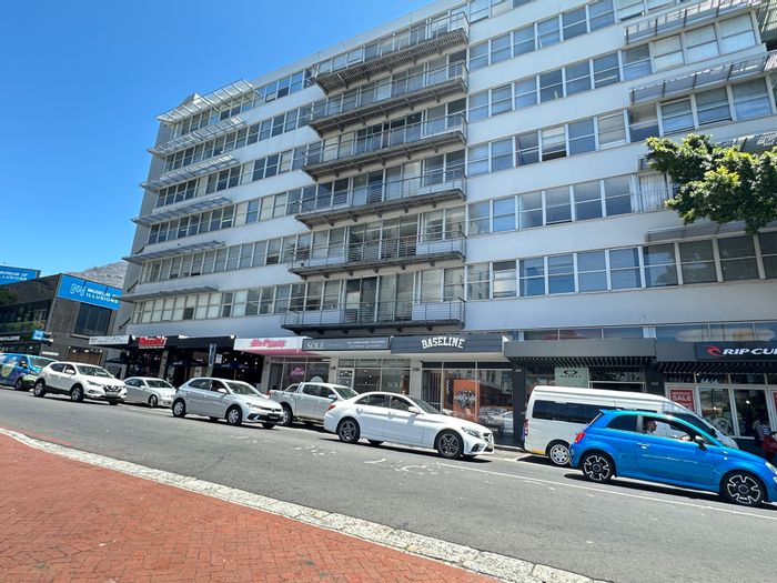 Office To Rent in Gardens: Prime Kloof Street, natural light, secure parking.