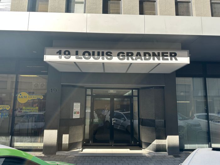 Office To Rent in Foreshore: 316m² space, storage, secure parking, 24-hour security.