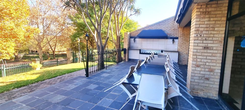 150 Kelvin Drive-Woodmead-Gallo Manor-Worldsview 1932m² (8)