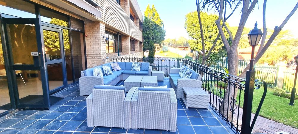 150 Kelvin Drive-Woodmead-Gallo Manor-Worldsview 1932m² (9)