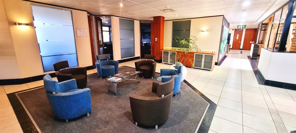 150 Kelvin Drive-Woodmead-Gallo Manor-Worldsview 1932m² (12)