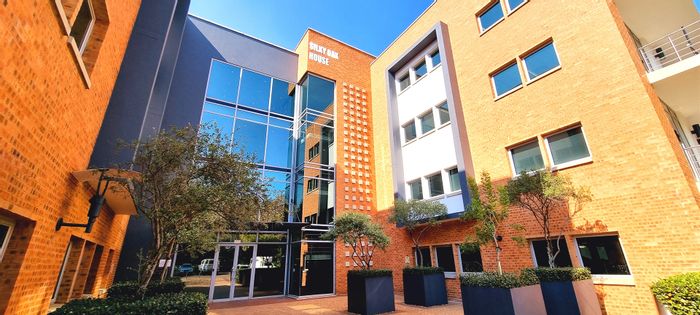 Bryanston Office To Rent: Existing fitout, kitchen, security, fibre, and generator.