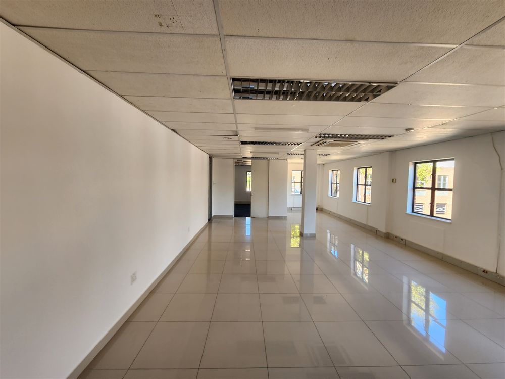 Hyde Park Manor-HydePark-Building 2 Office (4)
