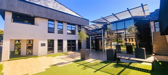 Hurlingham Office To Rent: Open plan, parking, 24-hour security, tenant incentives.