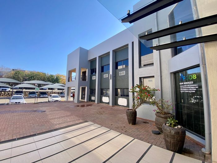 Kyalami Office To Rent: Secure location, 24-hour security, diverse amenities nearby.