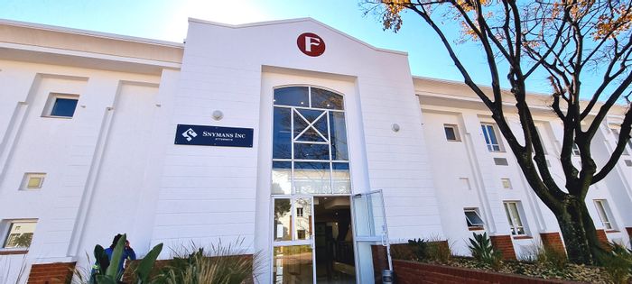 Bryanston Office To Rent: Existing fitout, generators, backup water, excellent security.