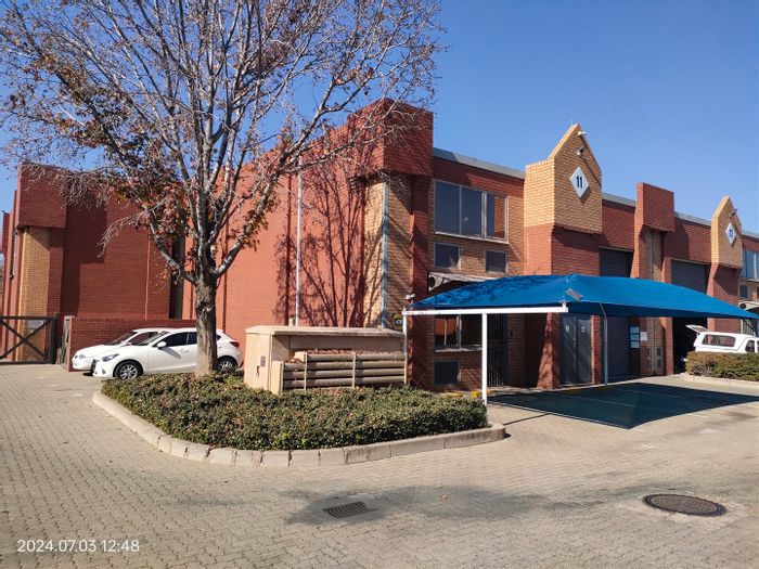 Industrial mini warehouse with offices in Strijdompark, For Sale, R2 032 500.