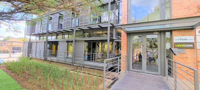 Bryanston Office To Rent: A Grade park, backup power, near shopping centre.