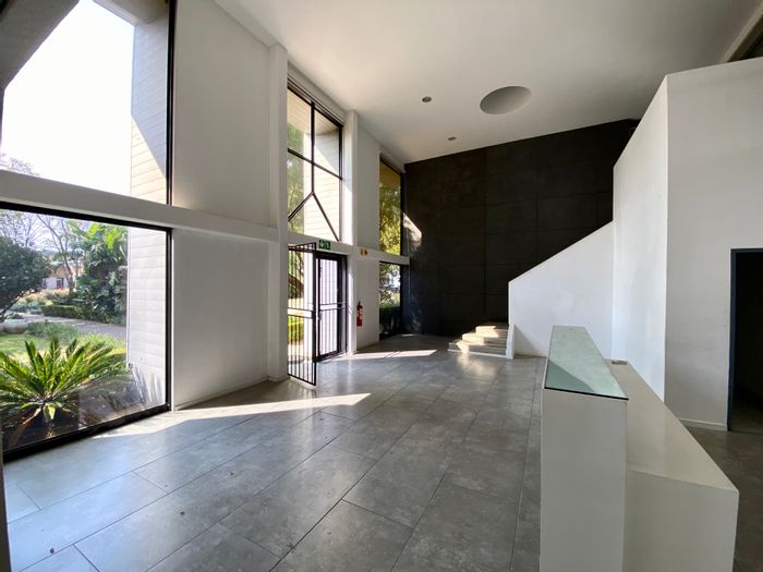 Office To Rent in Halfway House: Secure building with generator, fibre, and meeting rooms.