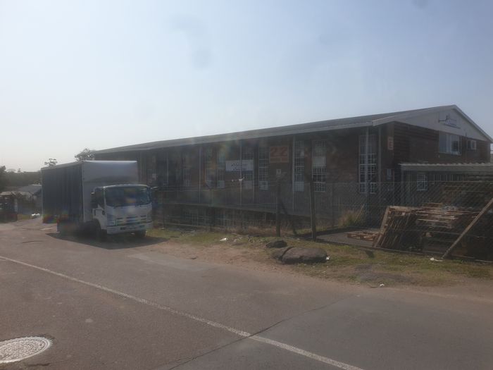 Industrial mini warehouse in Ashley, 443 m², available to rent. Call to view.