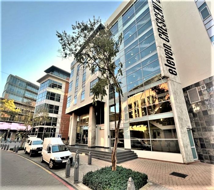 Prime office space to rent in Melrose Arch, featuring vibrant retail and leisure.