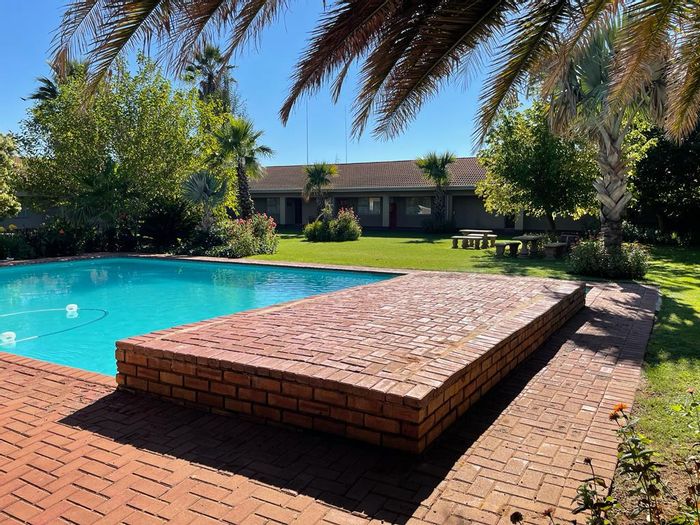 Lodge for Sale in Ardenwold SH: 21 rooms, conference halls, and recreational facilities.