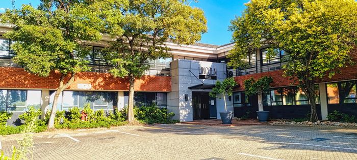 Bryanston Office To Rent: Partitioned space, canteen kitchen, backup water, ample parking.