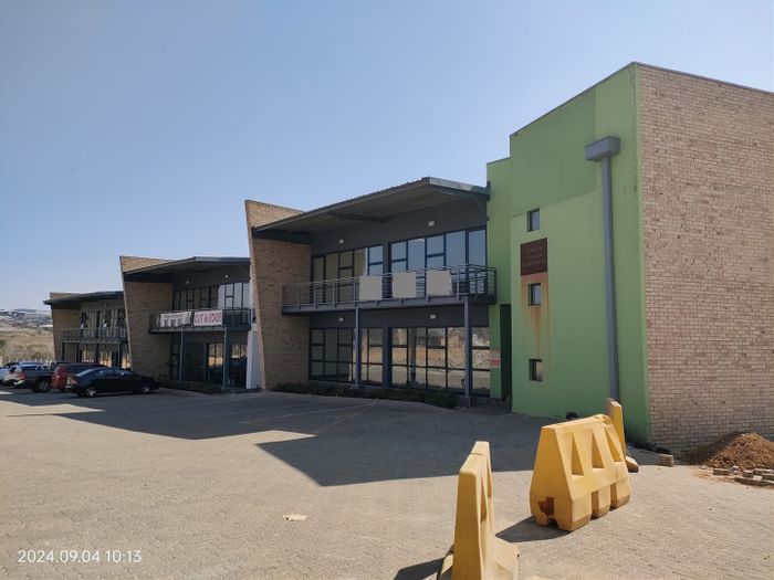 Industrial warehouse in North Riding to rent, features offices, high roller door, secure access.