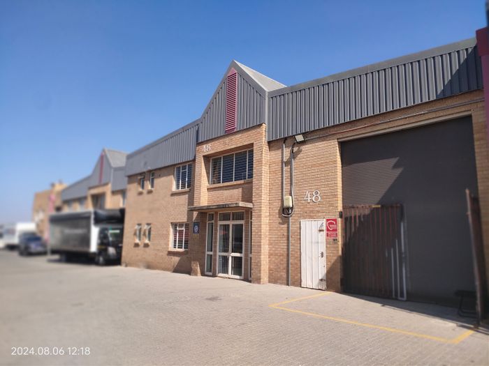 Industrial mini warehouse in Kya Sands with offices, security, and ample parking. To Rent.