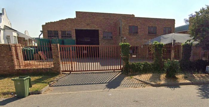 Kya Sands Industrial Property For Sale: Warehouse with offices, solar backup, and ample storage.