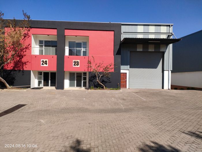 Industrial unit to rent in Lanseria with 24/7 security and ample power.