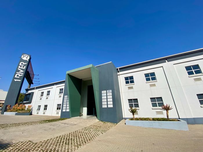 To Rent: Office in Halfway Gardens with backup power, high-speed fibre, 24/7 security.