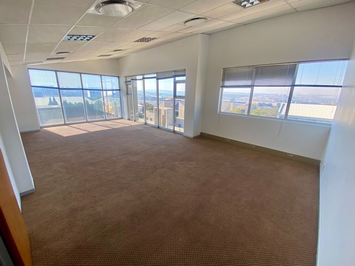 Kyalami Office To Rent: Fully fitted, secure location with parking and amenities.