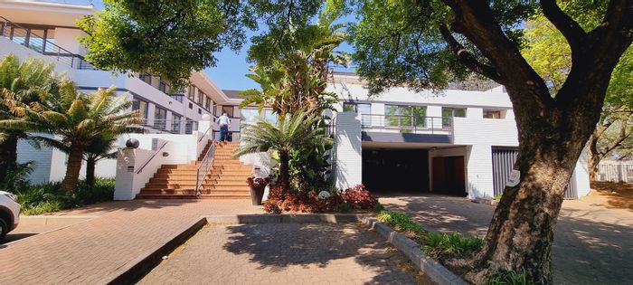 Edenburg Office To Rent: Spacious, customizable layout with backup generators and outdoor patios.