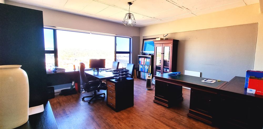 1410 Eglin Crescent-Sunninghill-Suite 703 (11)