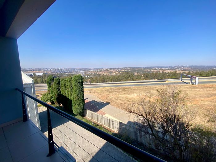 Kyalami Office To Rent: Open-plan workspace, private offices, and convenient amenities nearby.