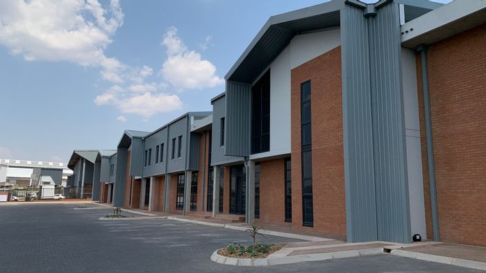 Industrial units to rent in Longlake with secure park and 24-hour security.