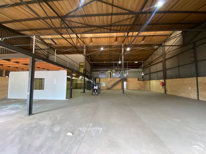 Industrial Warehouse To Rent in Hennopspark: 952m², 100 amps power, secure yard.