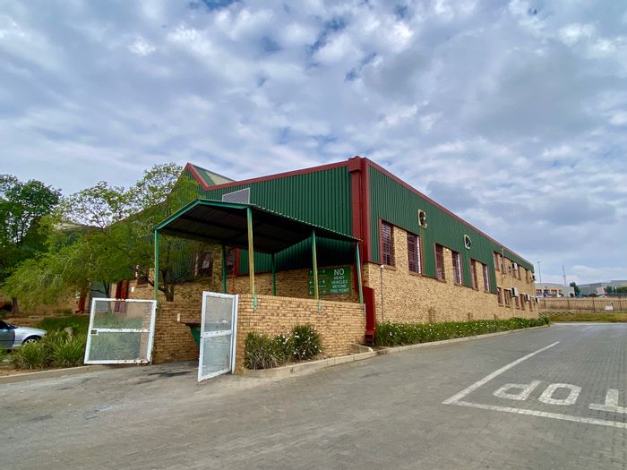 Industrial Unit To Rent in Samrand Business Park: High Ceilings, 24/7 Security, Easy Access.