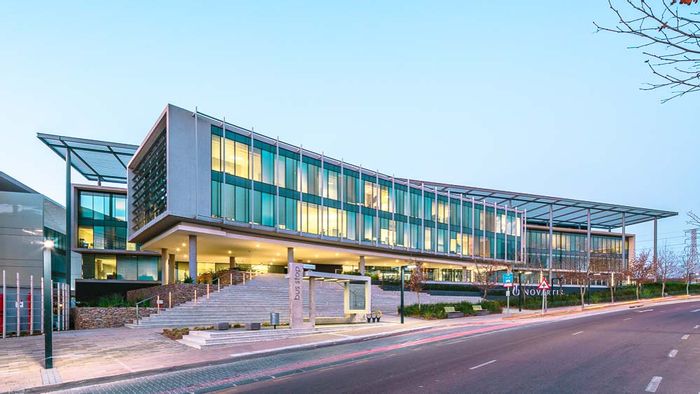 Prime Office Space To Rent in Waterfall: 2800m² with Green Credentials Available June 2025.