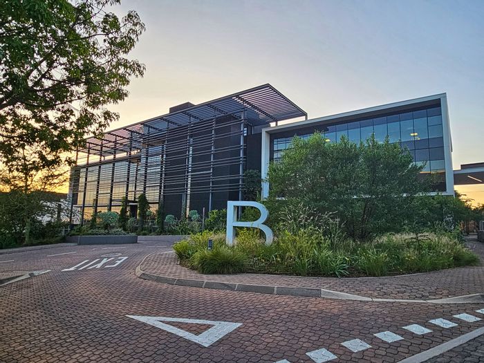 Eco-friendly office space in Bryanston with conference facilities and lifestyle amenities. To Rent.