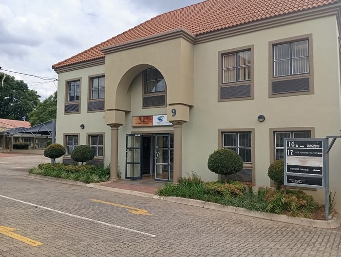 Flexible office space in Ferndale, To Rent, with ample parking and 24/7 access.