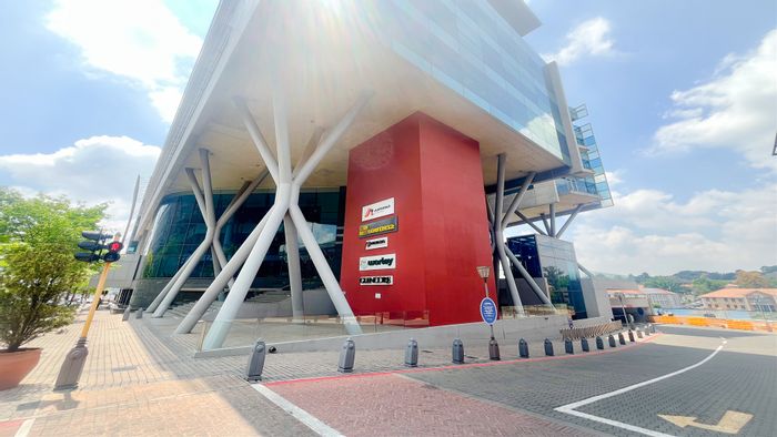 Office To Rent in Melrose Arch: 1433m², flexible layout, prime amenities nearby.
