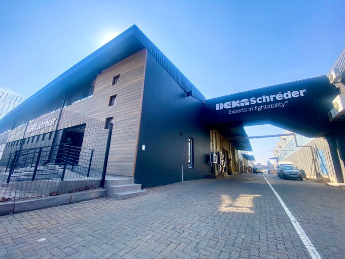 Industrial property in Clayville to rent with warehouses, offices, and ample parking.