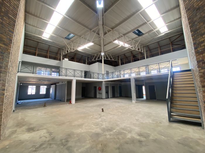 Industrial warehouse to rent in Halfway House, ideal for various business uses.