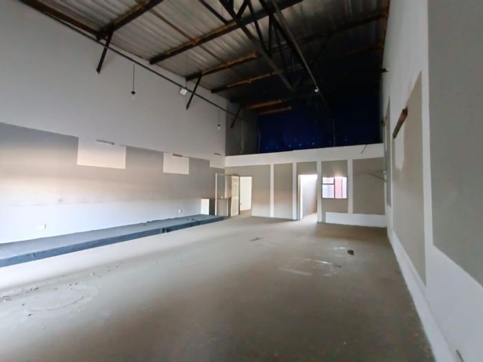 For Sale: Business in Vanderbijlpark CE 6 with factory space, offices, and parking.